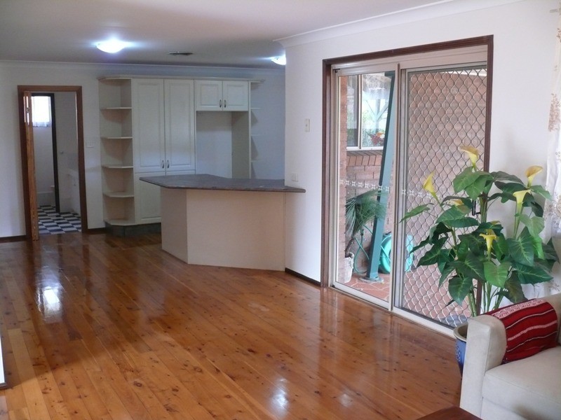 15 Wellwood Ave, Moorebank NSW 2170