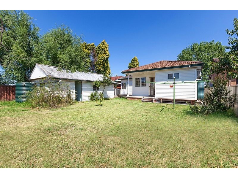 Fairfield West NSW 2165