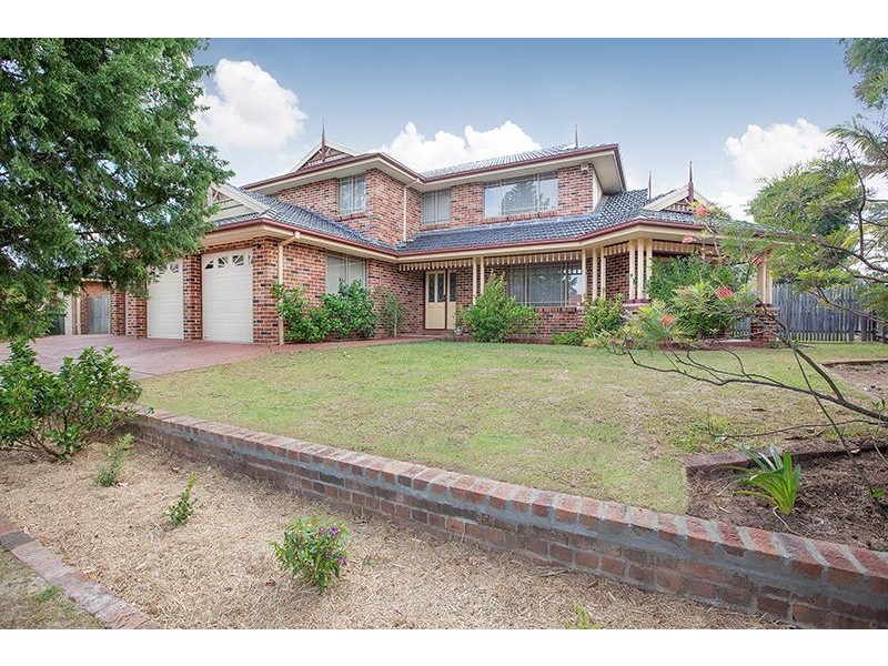 3 Delfin Dr, Wattle Grove NSW 2173