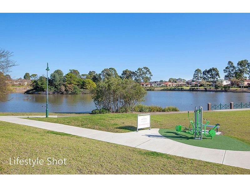 3 Delfin Dr, Wattle Grove NSW 2173