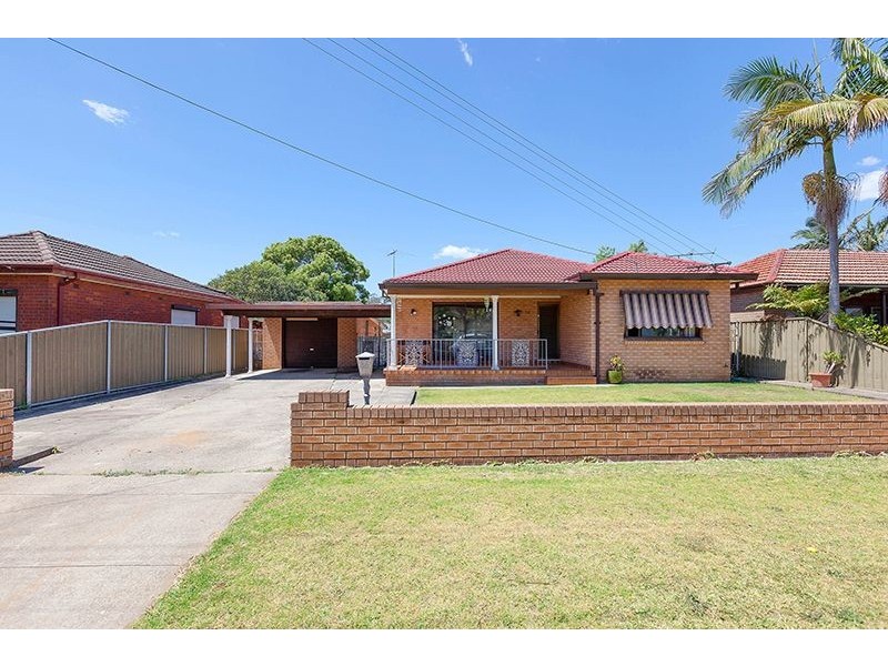 54 Market St, Moorebank NSW 2170