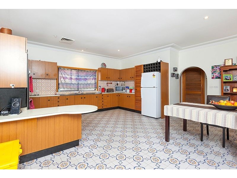 54 Market St, Moorebank NSW 2170