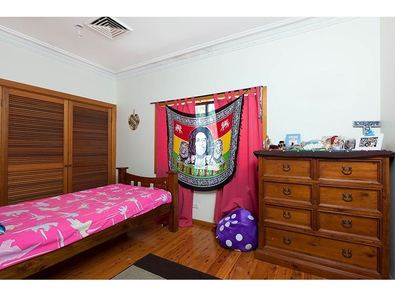 54 Market St, Moorebank NSW 2170