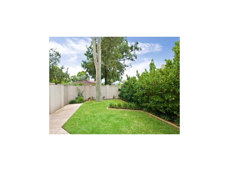 2 Labuan Cres, Holsworthy NSW 2173