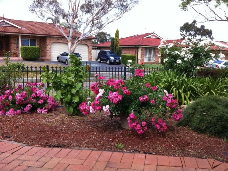 9 Gracemere Crt, Wattle Grove NSW 2173