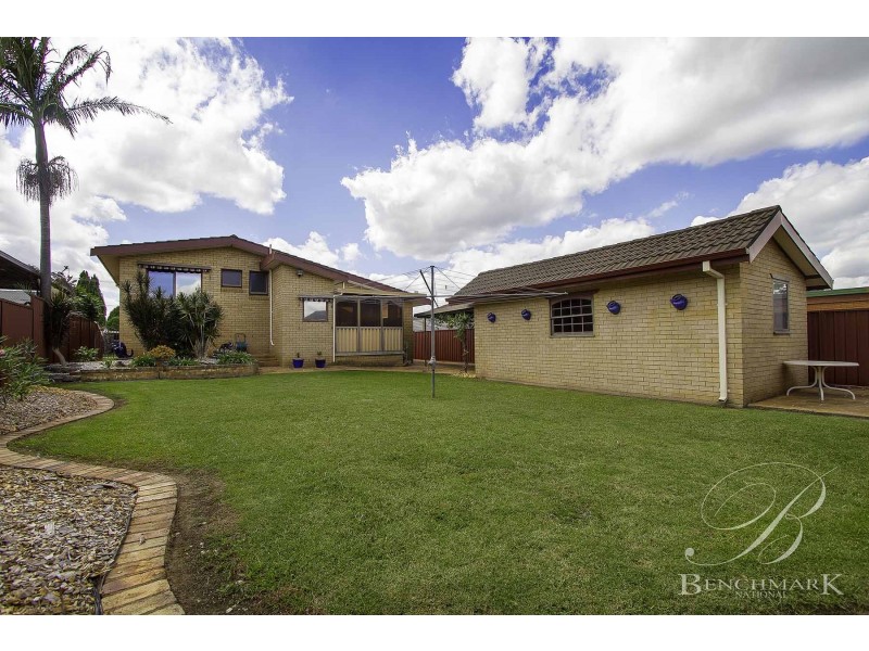 15 Norman Ave, Hammondville NSW 2170