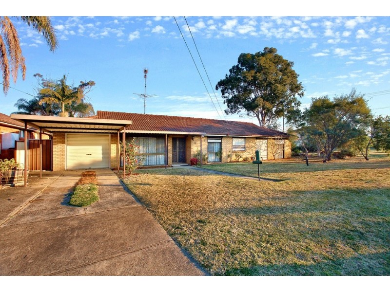 14 Hillcrest ave, Moorebank NSW 2170