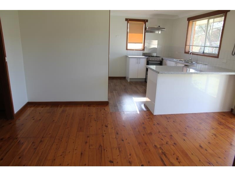 8 Chauvel Street, Wattle Grove NSW 2173