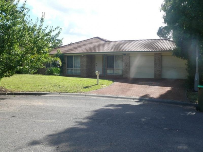 9 Evandale Court, Wattle Grove NSW 2173
