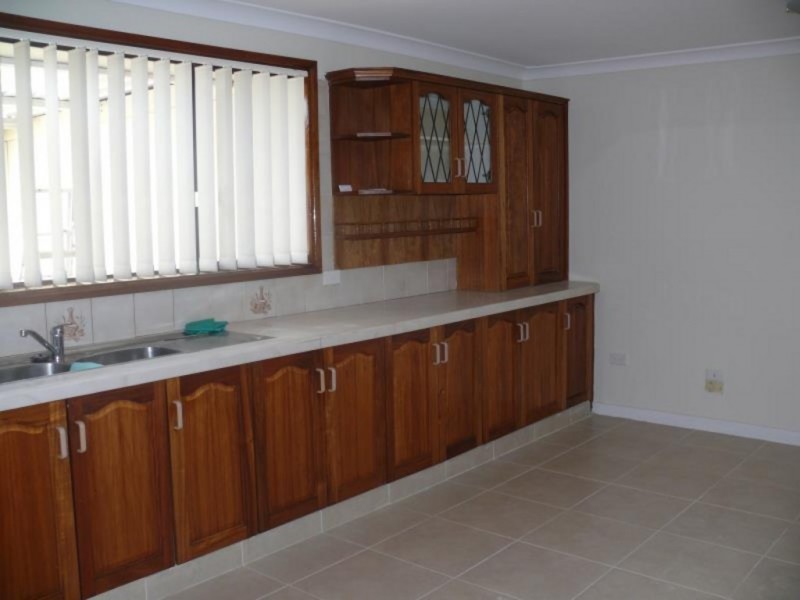 6 Nuwarra Rd, Chipping Norton NSW 2170