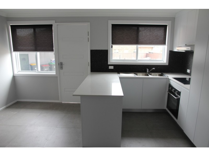 2 Curtis Crescent, Moorebank NSW 2170