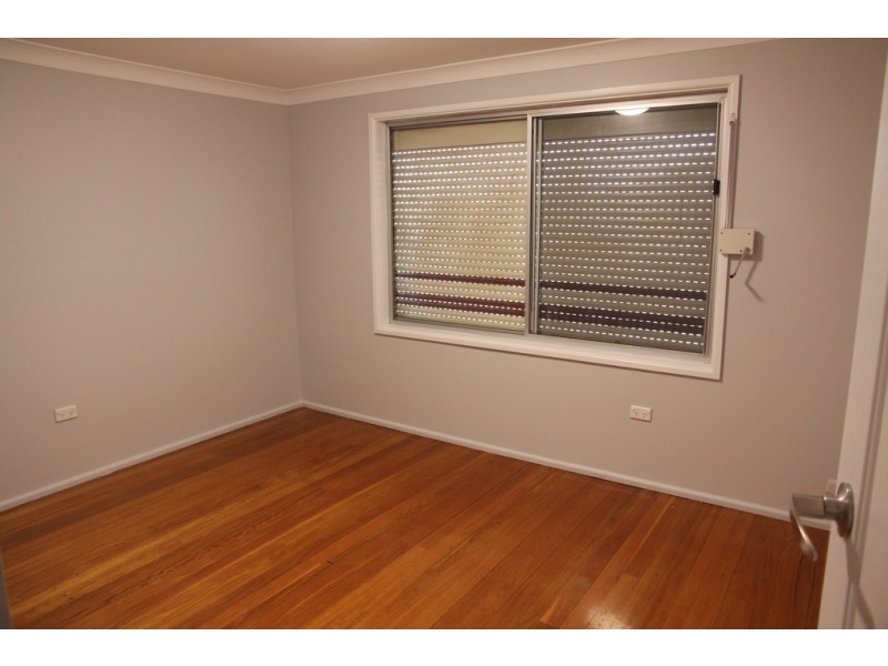 2 Curtis Crescent, Moorebank NSW 2170