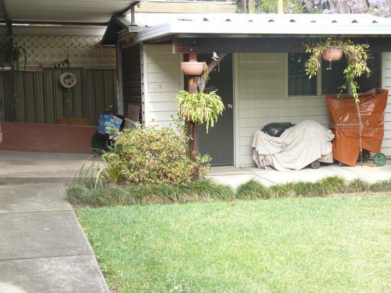 12 Goldfinch St, Moorebank NSW 2170