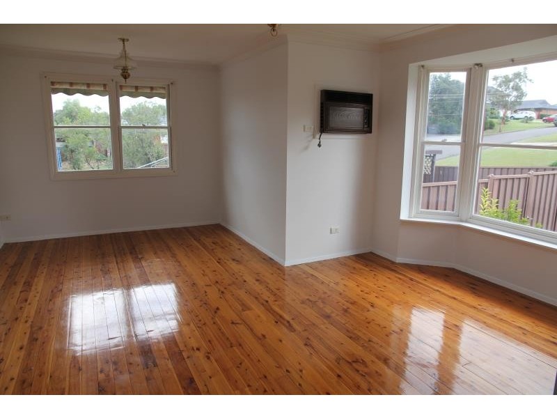 12 Goldfinch St, Moorebank NSW 2170