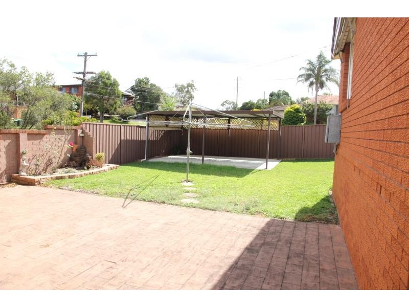 12 Goldfinch St, Moorebank NSW 2170