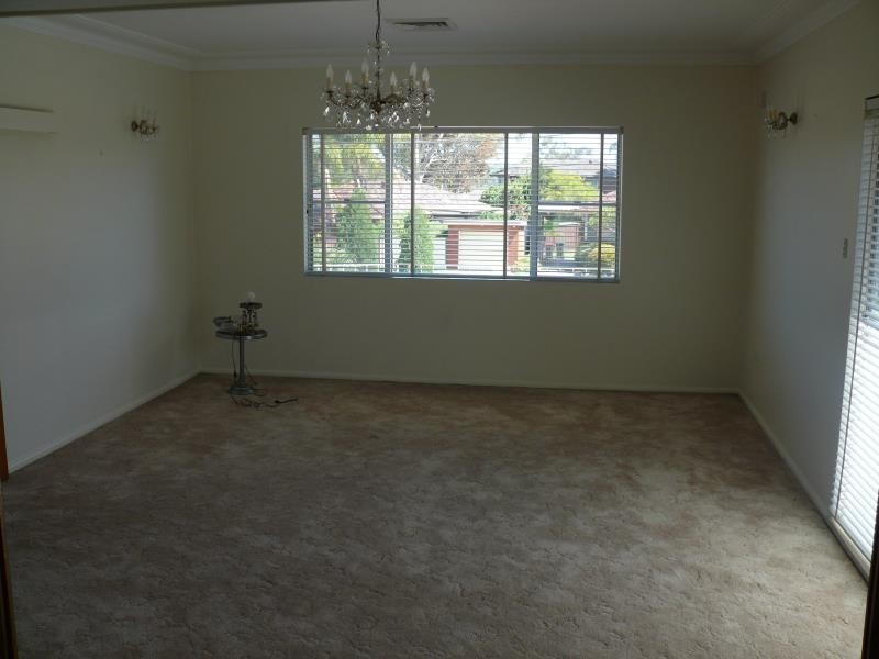 15 Hillcrest Avenue, Moorebank NSW 2170