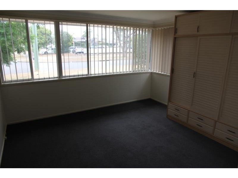 8 Dredge Avenue, Moorebank NSW 2170