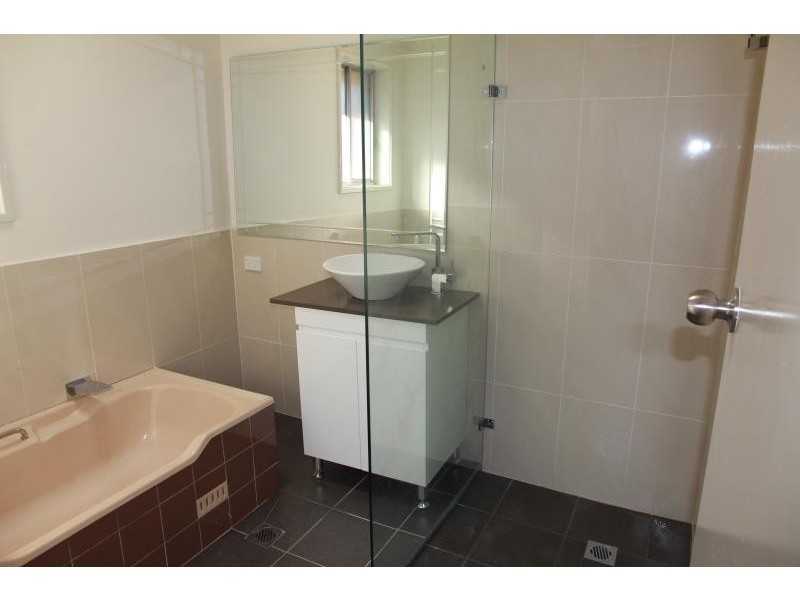 28 Junction Road, Moorebank NSW 2170