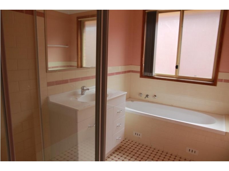 Wattle Grove NSW 2173