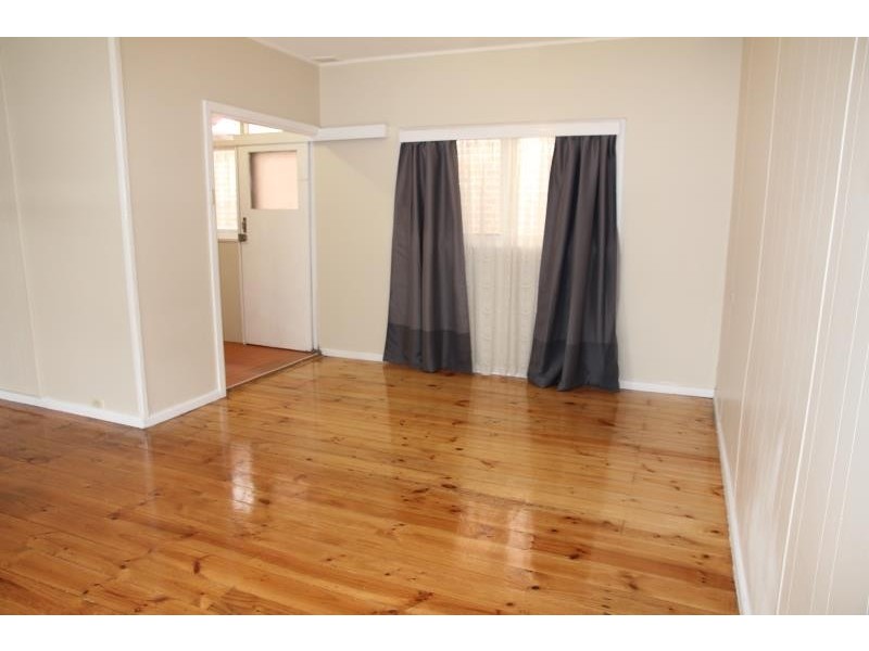 2A Bradshaw Ave, Moorebank NSW 2170