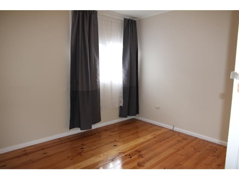 2A Bradshaw Ave, Moorebank NSW 2170