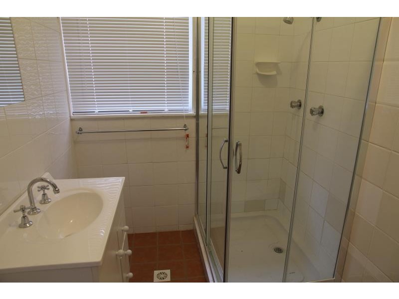 2A Bradshaw Ave, Moorebank NSW 2170