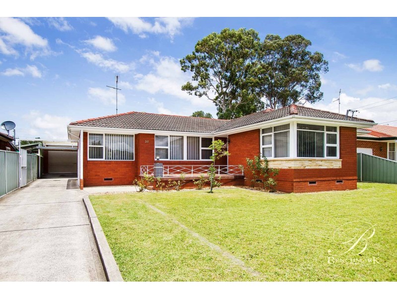 38 Thompson Ave, Moorebank NSW 2170
