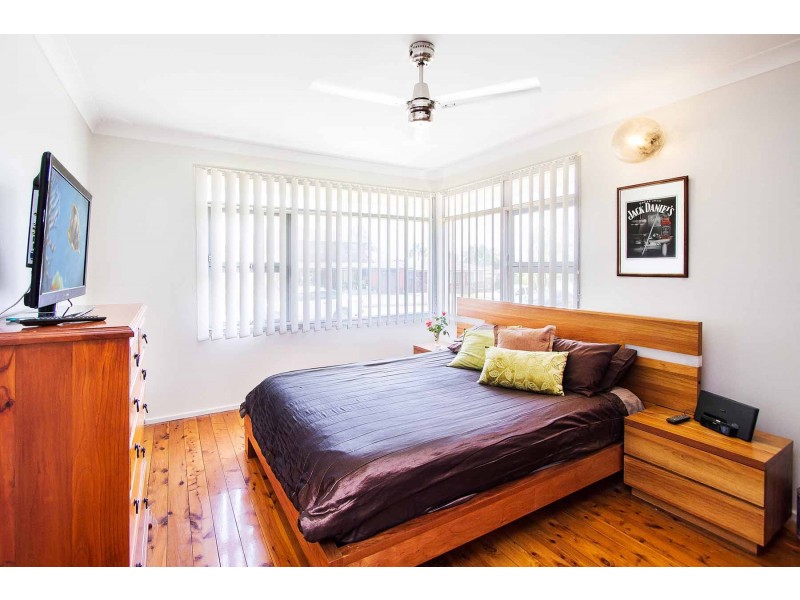 38 Thompson Ave, Moorebank NSW 2170