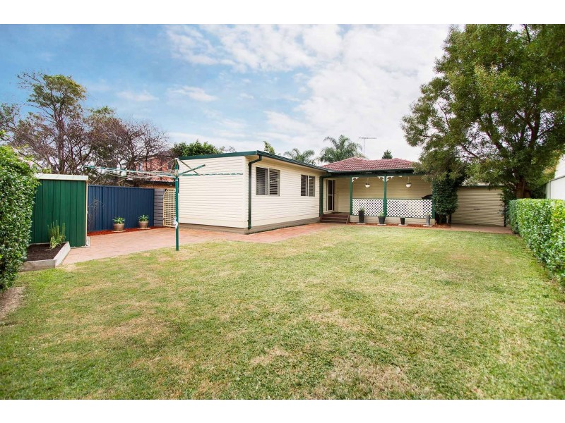 22 Finschhafen Street, Holsworthy NSW 2173