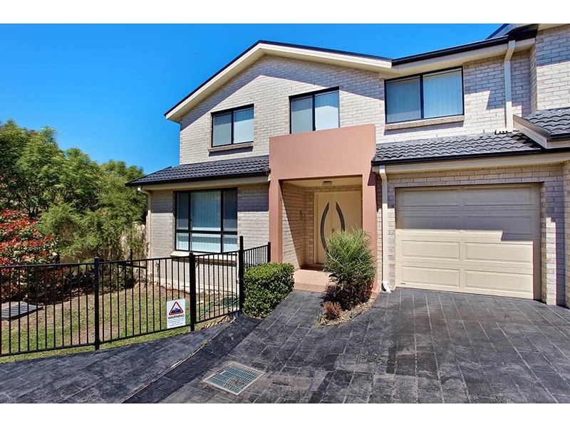 2/10 Lighthorse Parade, Holsworthy NSW 2173