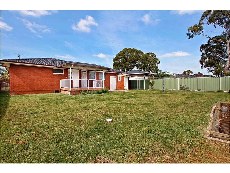 14 Maddecks Avenue, Moorebank NSW 2170
