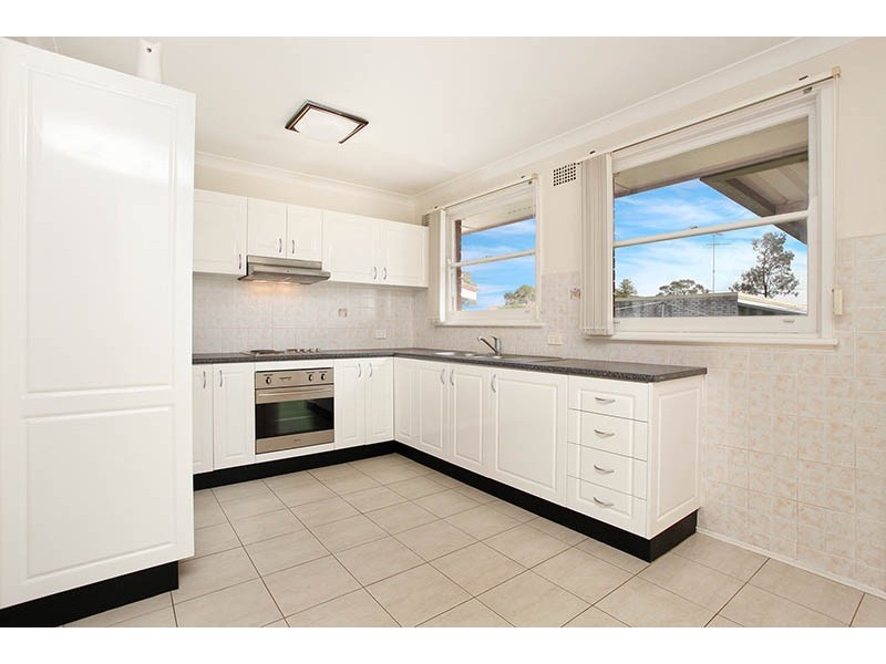 14 Maddecks Avenue, Moorebank NSW 2170