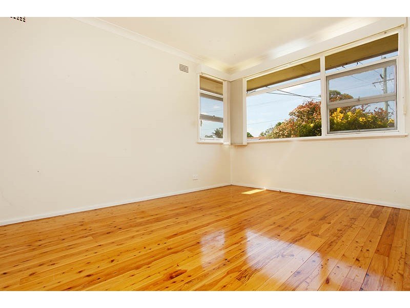 14 Maddecks Avenue, Moorebank NSW 2170