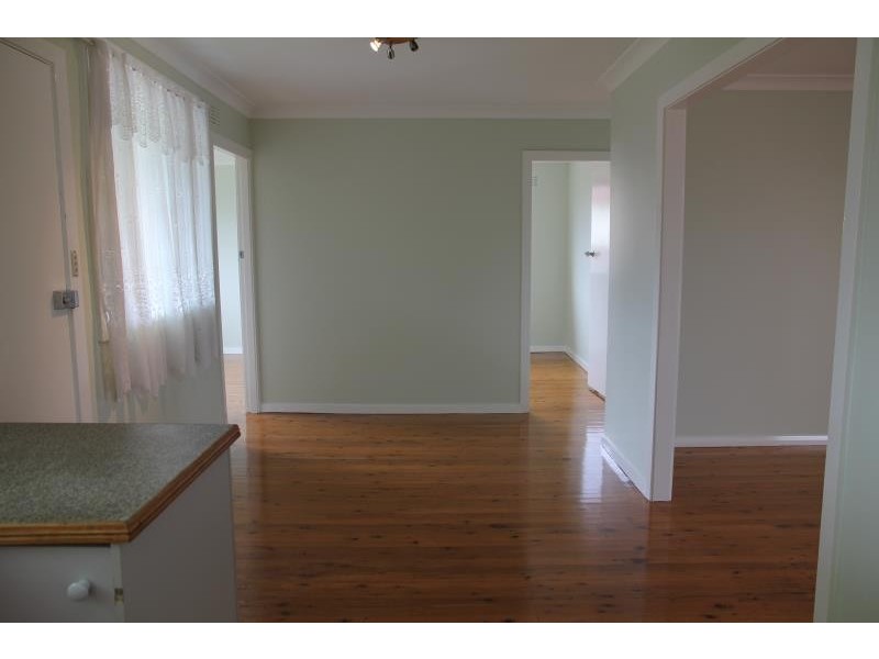 8 Stockton Ave, Moorebank NSW 2170