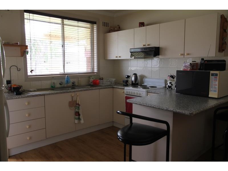 44 Junction Rd, Moorebank NSW 2170