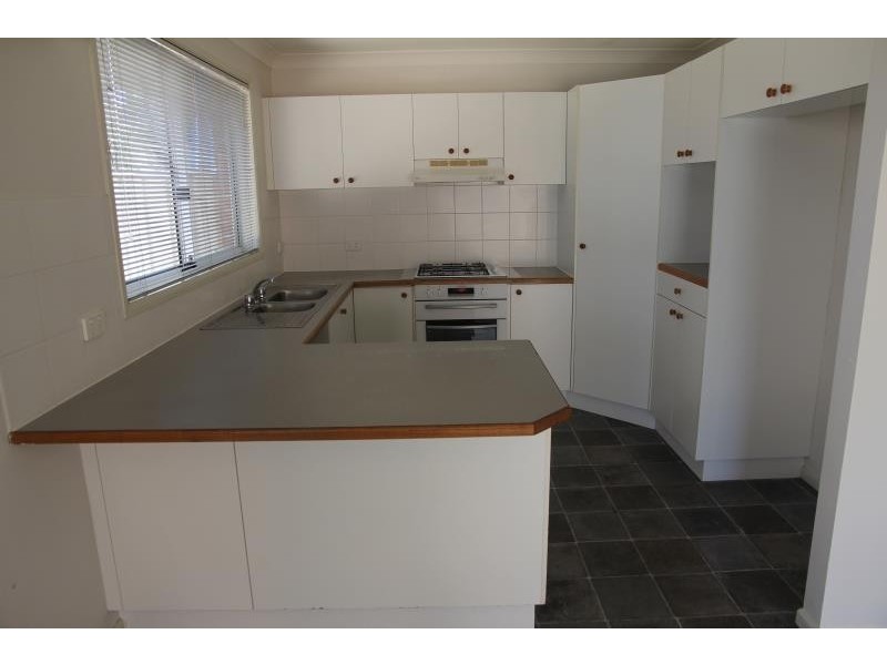 8 Larra Court, Wattle Grove, Wattle Grove NSW 2173