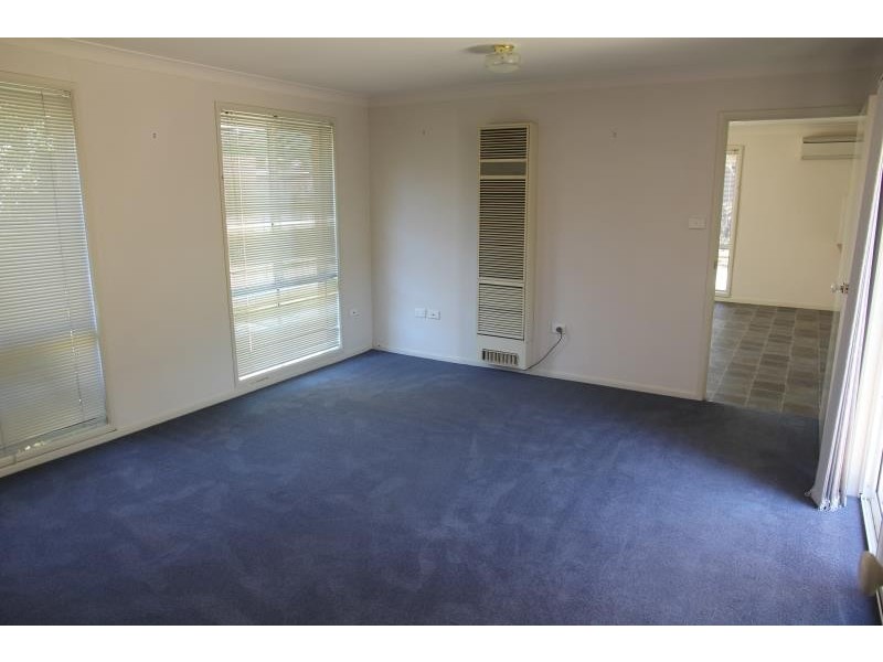 8 Larra Court, Wattle Grove, Wattle Grove NSW 2173