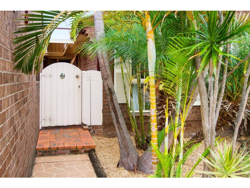 21 Bradey avenue, Hammondville NSW 2170