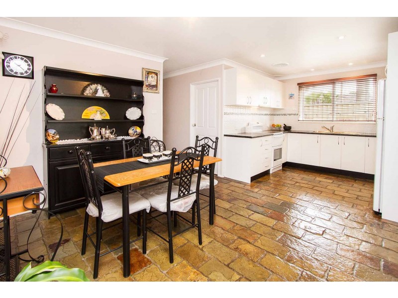 4 Jacqueline Place, Moorebank NSW 2170