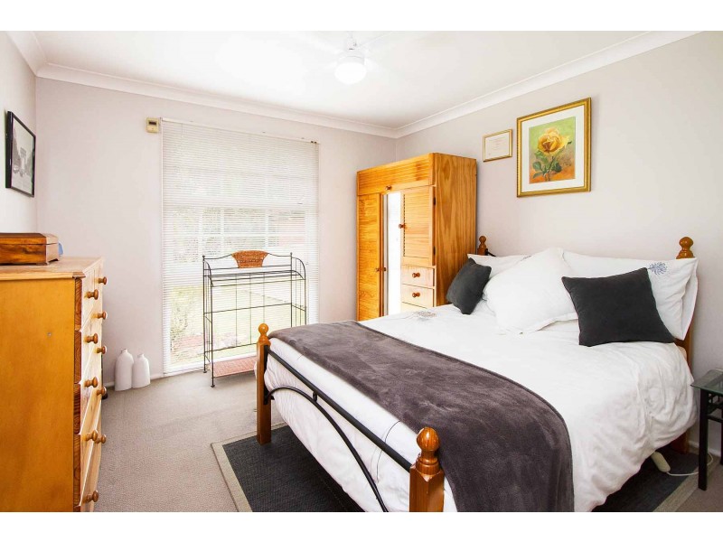 4 Jacqueline Place, Moorebank NSW 2170