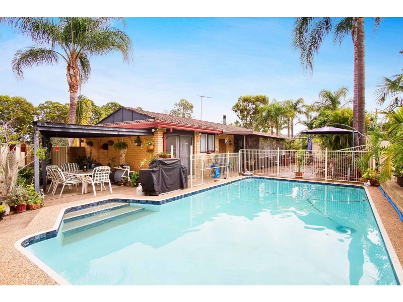 4 Jacqueline Place, Moorebank NSW 2170