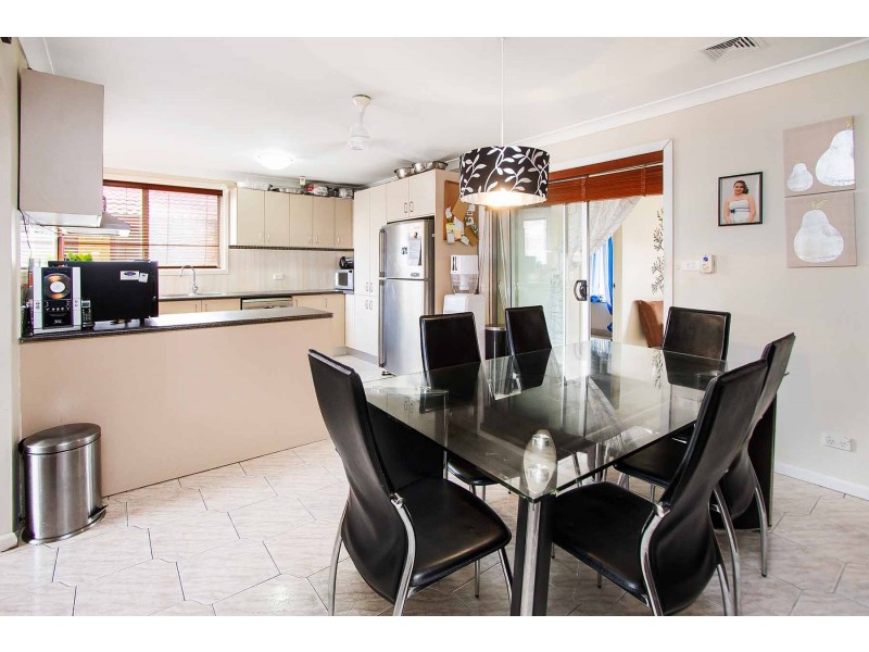 27 Maddecks Ave, Moorebank NSW 2170
