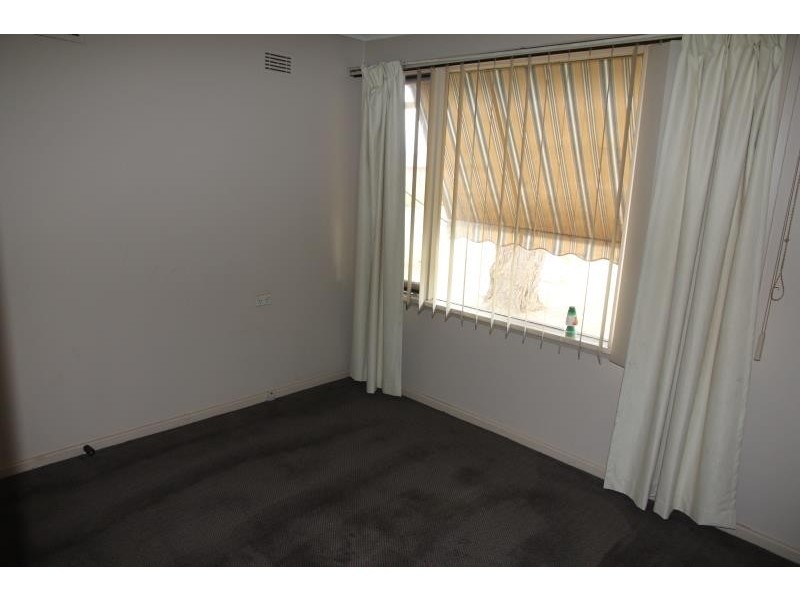 10 Wilkes Avenue, Moorebank NSW 2170