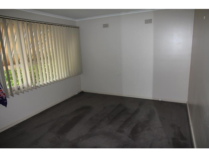 10 Wilkes Avenue, Moorebank NSW 2170