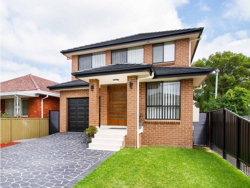 21 Cooper Ave, Moorebank NSW 2170