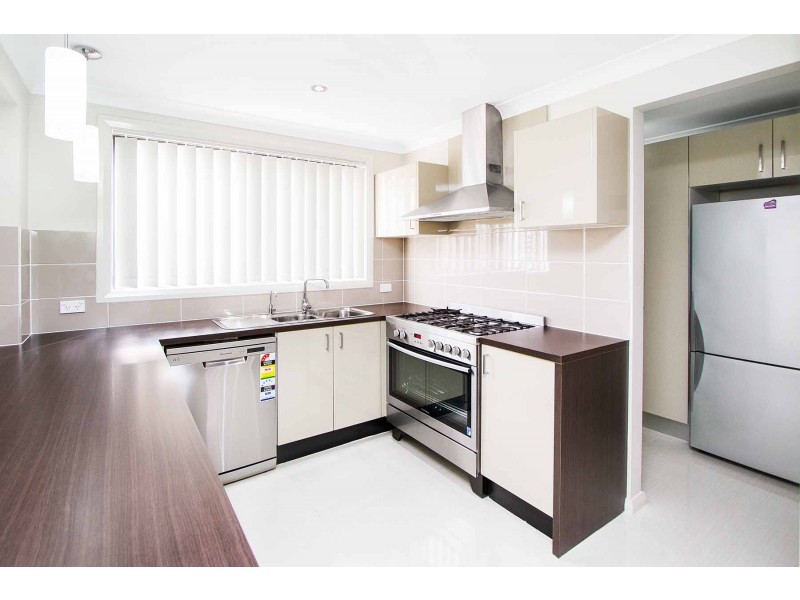 21 Cooper Ave, Moorebank NSW 2170