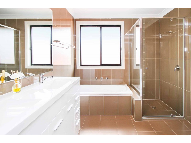 21 Cooper Ave, Moorebank NSW 2170