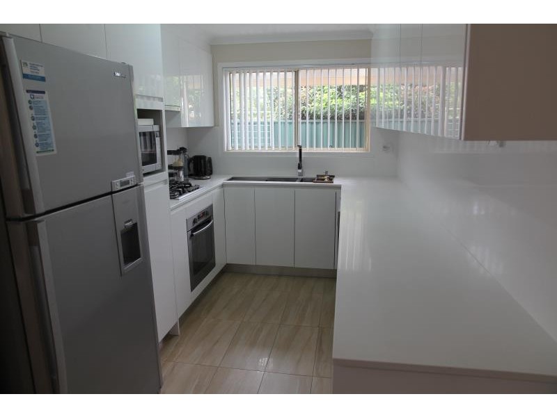 4/6 Ernest Avenue, Chipping Norton NSW 2170