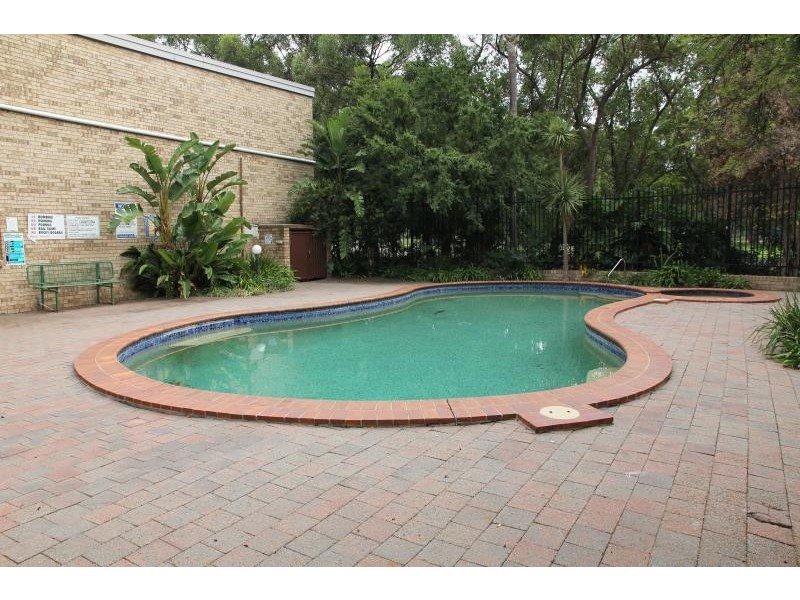 4/6 Ernest Avenue, Chipping Norton NSW 2170