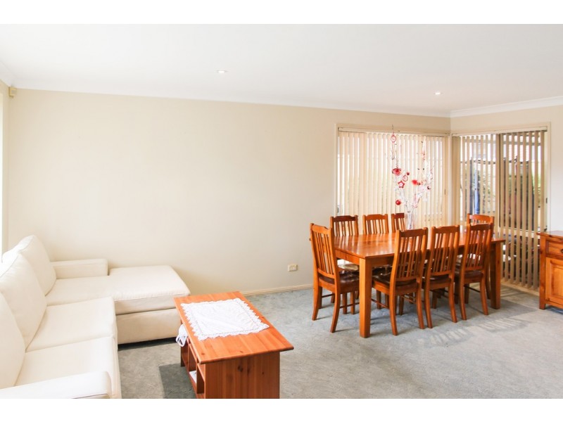 16 Woolmers Court, Wattle Grove NSW 2173